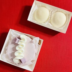 Nia Drink & Dessert - Taro Lava Cake Creamy Custard and Taro Mochi Ball