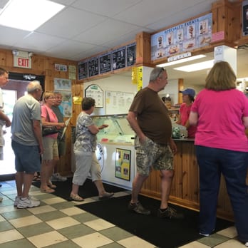 Moomers - Long line on a Wednesday at 2:30pm - Ice Cream & Frozen Yogurt Near Me - Traverse City, Michigan Moomers - Long line on a Wednesday at 2:30pm - Ice Cream & Frozen Yogurt Near Me - Traverse City, Michigan