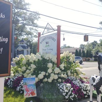 Maureen's Kitchen - Entrance sign - Breakfast & Brunch Near Me - Smithtown, New York Maureen's Kitchen - Entrance sign - Breakfast & Brunch Near Me - Smithtown, New York