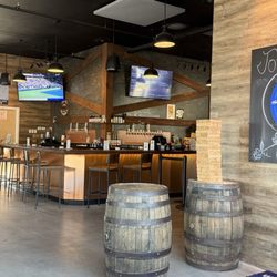 Tower Hill Brewing - Bar area