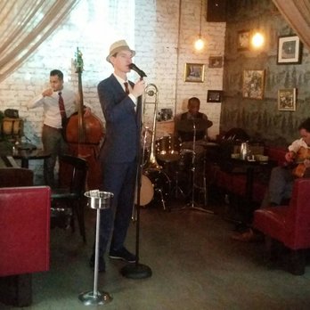 Bea - Bobby buble type vocalist - Cocktail Bars Near Me - New York, New York