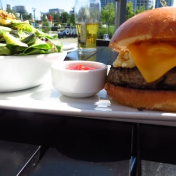 Hunters Landing - Comfort Food Near Me - Toronto, Ontario Hunters Landing - Comfort Food Near Me - Toronto, Ontario