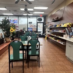 Alees Halal Delicatessen and Restaurant - Restaurant tables