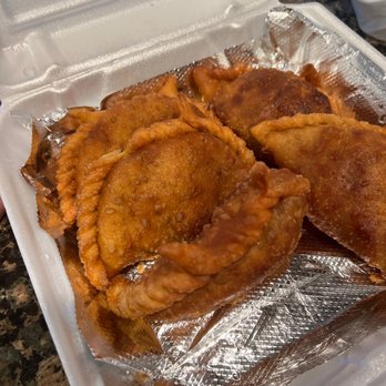 Johnny Pacific - Kailua Pig & Beef Tinga Empanadas - Latin American Near Me - Winnetka, California