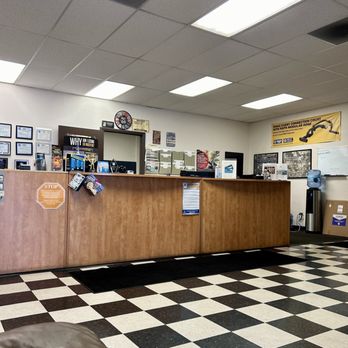 Import Auto Specialists - Clean Waiting Area - Auto Repair Near Me - San Diego, California Import Auto Specialists - Clean Waiting Area - Auto Repair Near Me - San Diego, California