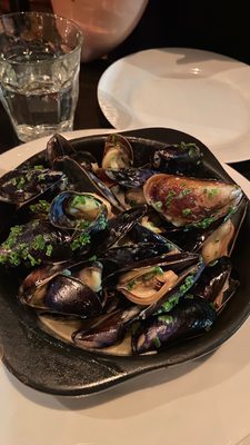 Voila! Bistrot by null