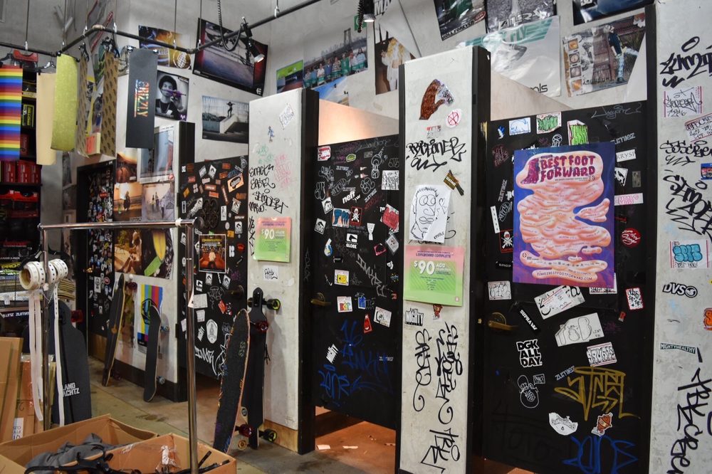 ZUMIEZ Updated June 2024 15 Photos 313 Smith Haven Mall, Lake