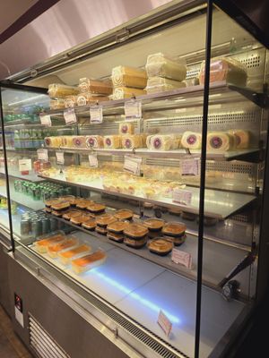 Sweet Hut Bakery & Cafe by null