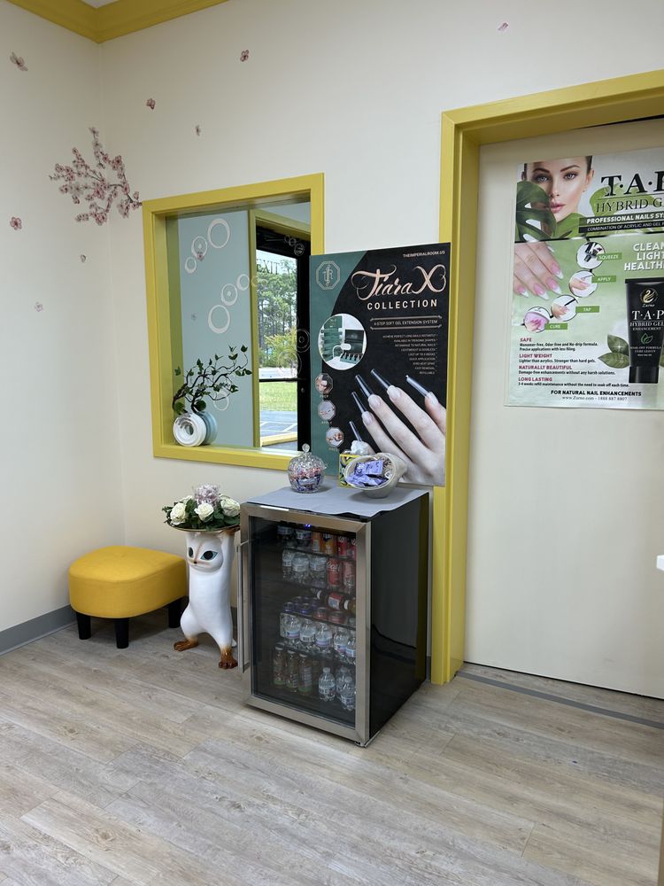 Sarah’s Nail Spa Image
