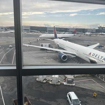Delta Sky Club - Airport Lounges Near Me - Jamaica, New York Delta Sky Club - Airport Lounges Near Me - Jamaica, New York