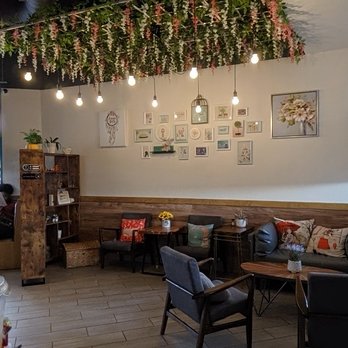 Moom Muum  - Imterior - Thai Near Me - Dallas, Texas
