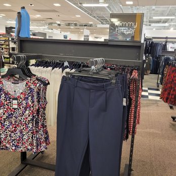 Bloomingdale's Outlet - Outlet Stores Near Me - Sunrise, Florida