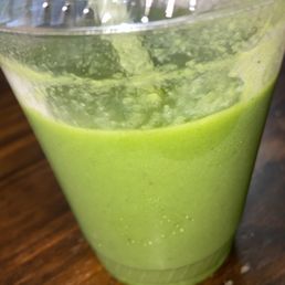 Kale smoothie w/ pineapple Kale smoothie w/ pineapple