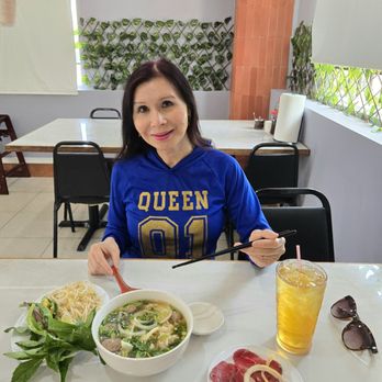 Pho Con Bo - Beautiful 54th years old Miss Universe liked Phở - Vietnamese Near Me - Houston, Texas
