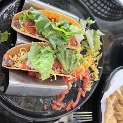 Taqueria Puerto Vallarta - Crispy beef tacos