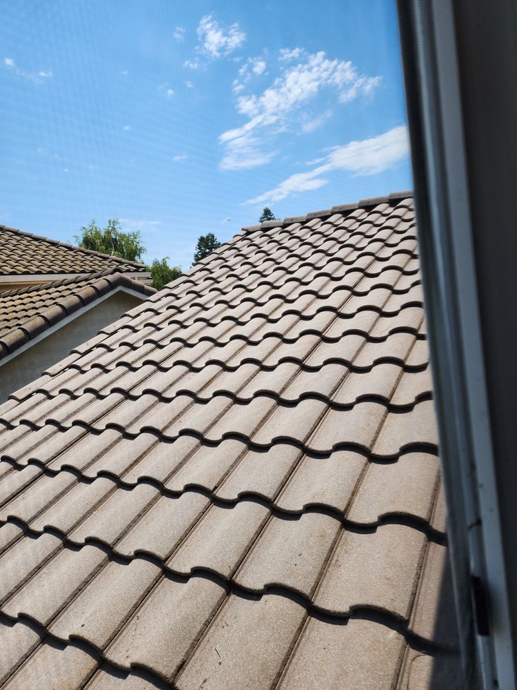 Slide of HDZ roofing services