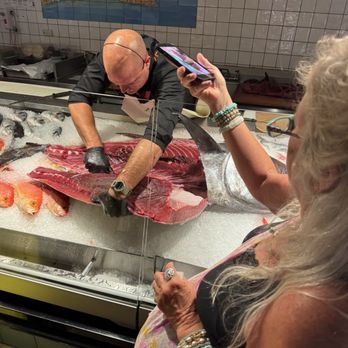Eataly - Los Angeles - Chef/spearfisherman Art breaking down this beautiful tuna - Italian Near Me - Los Angeles, California