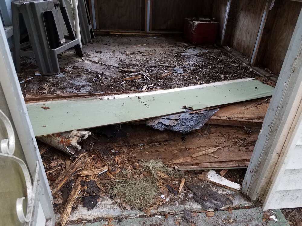 Slide of Curry's Roofing