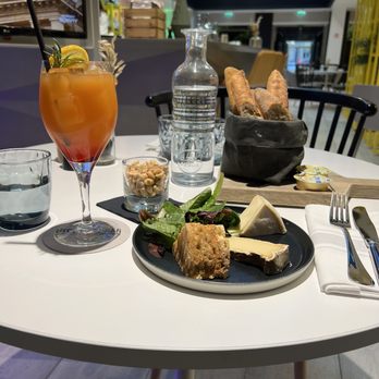 Courtyard by Marriott Paris Gare de Lyon - Hotels Near Me - Paris, 75 Courtyard by Marriott Paris Gare de Lyon - Hotels Near Me - Paris, 75