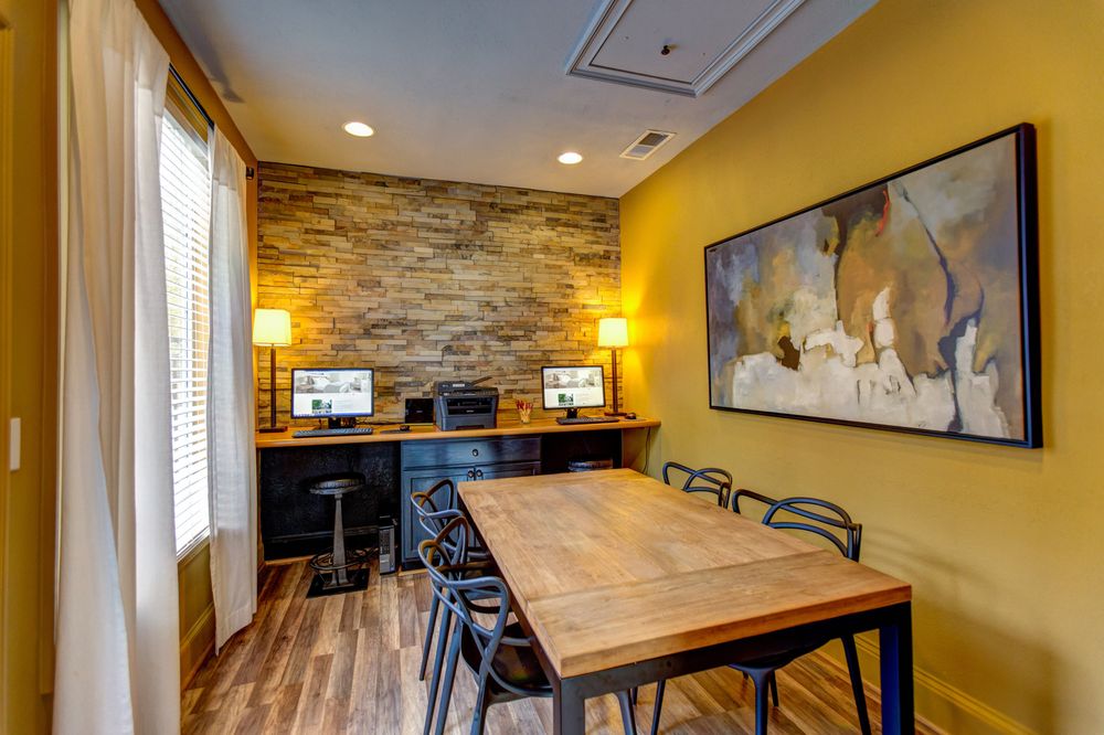 CROWNE CLUB APARTMENTS Updated October 2024 24 Photos 200 Crowne Club Dr, WinstonSalem