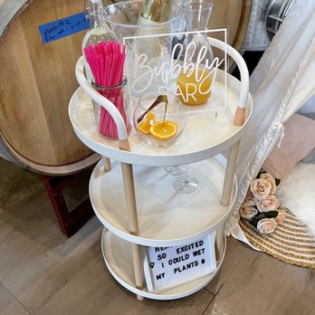 Stappa Vineyard - Bubbly bar - Wine Tasting Room Near Me - Orange, Connecticut Stappa Vineyard - Bubbly bar - Wine Tasting Room Near Me - Orange, Connecticut