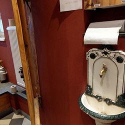 Fischküche - Dirndl Toilette