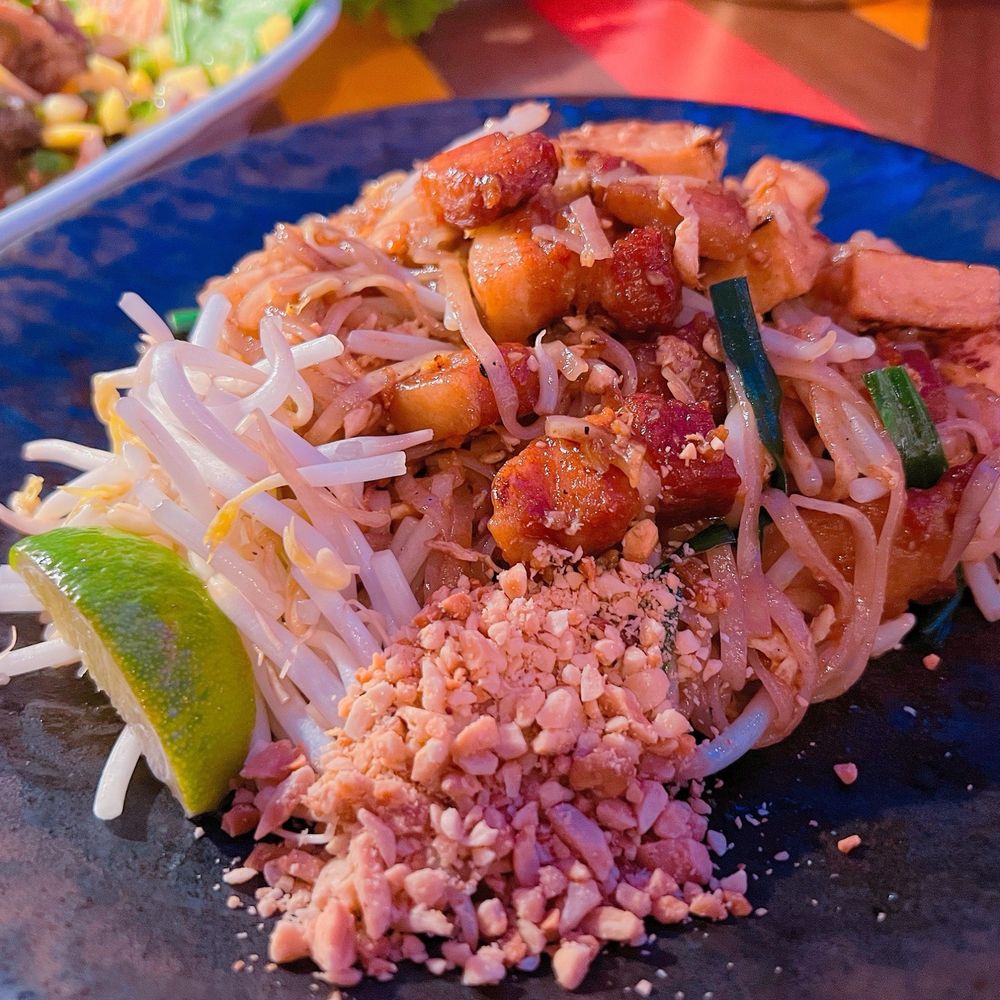 Pii Nong - Thai Near Me - Toronto, Ontario Pii Nong - Thai Near Me - Toronto, Ontario