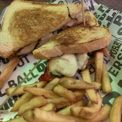 The Trailside - Cedar Creek chicken sandwich