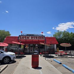 Blake's Lotaburger - Front entrance
