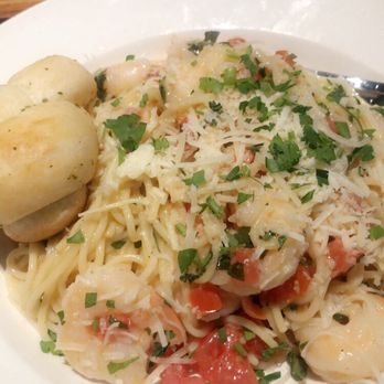 BJ's Restaurant & Brewhouse - Shrimp Scampi Pasta - New American Near Me - Murfreesboro, Tennessee
