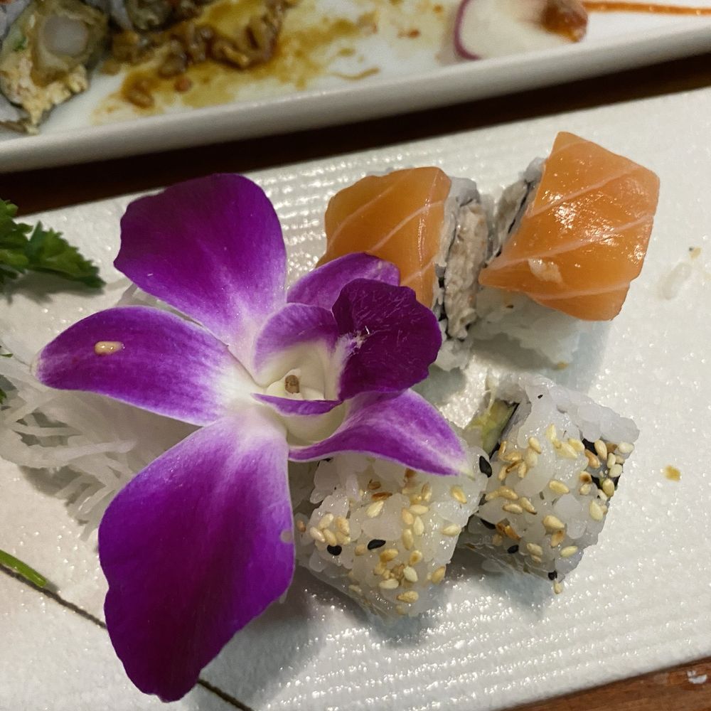Paradise and California sushi roles Paradise and California sushi roles