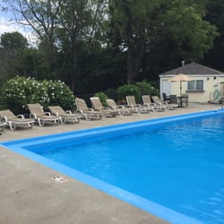 Secret of Saugatuck Suites - Pool and hot tub