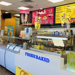 Wetzel's Pretzels - Wetzel's & Michoacán at same register