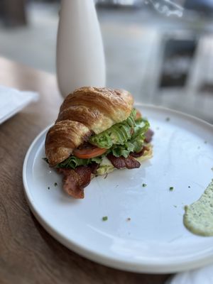 Le Petit Café NW by null