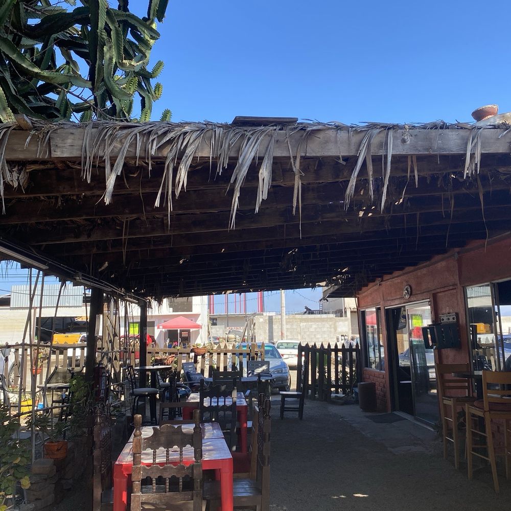 Happy Hour Cantiles - Back Patio - Pizza Near Me - Puerto Nuevo, BCN