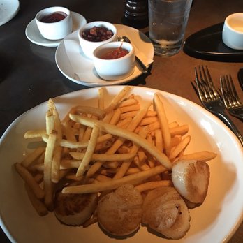 Buckeye Roadhouse - Would have been $30 for this 4 scallops and a bunch of fries. - American Near Me - Mill Valley, California