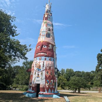 Ed Galloway's Totem Pole Park - Art Museums Near Me - Chelsea, Oklahoma