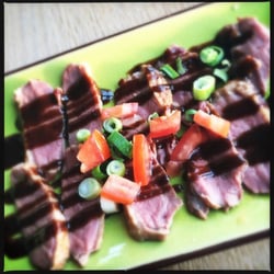 Roof - Vorspeise: Ente, sehr zart und lecker (aber viel vom Gleichen. Lieber teilen)