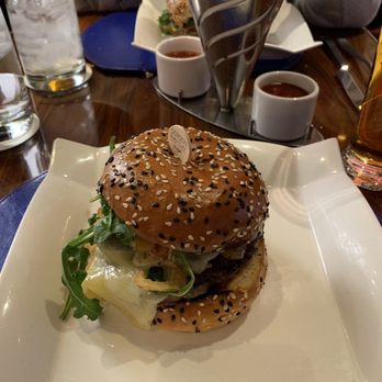Gordon Ramsay Burger Las Vegas - Stout burger: guinness mustard aïoli, gruyère, mushrooms, crispy onions, black n' white sesame seed bun - Burgers Near Me - Las Vegas, Nevada Gordon Ramsay Burger Las Vegas - Stout burger: guinness mustard aïoli, gruyère, mushrooms, crispy onions, black n' white sesame seed bun - Burgers Near Me - Las Vegas, Nevada