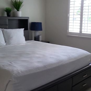 Ali'i Beach Rentals - Master Bedroom was very comfortable. - Property Management Near Me - Honolulu, Hawaii Ali'i Beach Rentals - Master Bedroom was very comfortable. - Property Management Near Me - Honolulu, Hawaii
