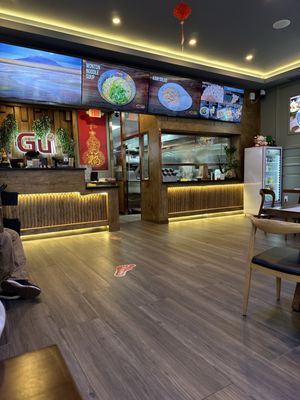 Gu's Noodle House by null