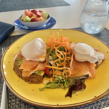 Sonesta Fort Lauderdale Beach - Smoked salmon avocado toast with pouched eggs, yummmm - Caribbean Near Me - Fort Lauderdale, Florida Sonesta Fort Lauderdale Beach - Smoked salmon avocado toast with pouched eggs, yummmm - Caribbean Near Me - Fort Lauderdale, Florida