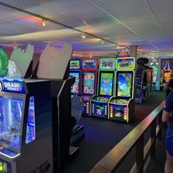 Wunderland - Main arcade room