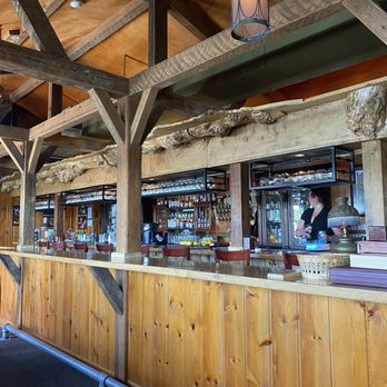 McMenamins Kalama Harbor Lodge - Bar - Hotels Near Me - Kalama, Washington McMenamins Kalama Harbor Lodge - Bar - Hotels Near Me - Kalama, Washington