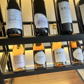 A Non-Alcoholic Wine Shop - Beer, Wine & Spirits Near Me - Chicago, Illinois A Non-Alcoholic Wine Shop - Beer, Wine & Spirits Near Me - Chicago, Illinois