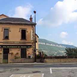 Bar du Musée - Here is le Bar du Musee; very close to the bridge - outside - Restaurants Near Me - Millau, 12