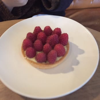 Baroche - Raspberry tart - Brasseries Near Me - Paris, 75 Baroche - Raspberry tart - Brasseries Near Me - Paris, 75