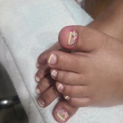 Pretty Nails And Hair Salon