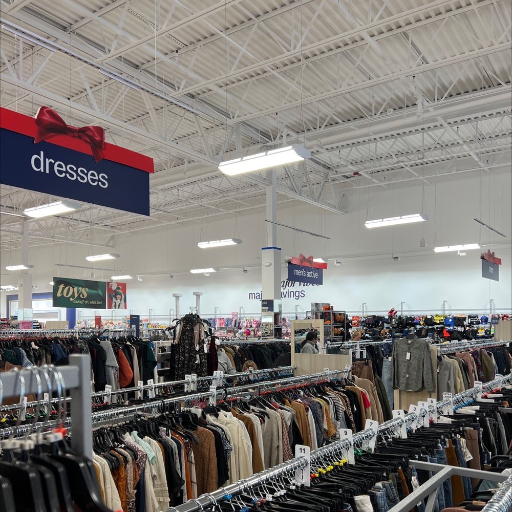 MARSHALLS Updated October 2024 1569 Niagara Falls, Williamsville