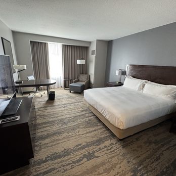 Hilton Americas-Houston - King Room - Hotels Near Me - Houston, Texas Hilton Americas-Houston - King Room - Hotels Near Me - Houston, Texas